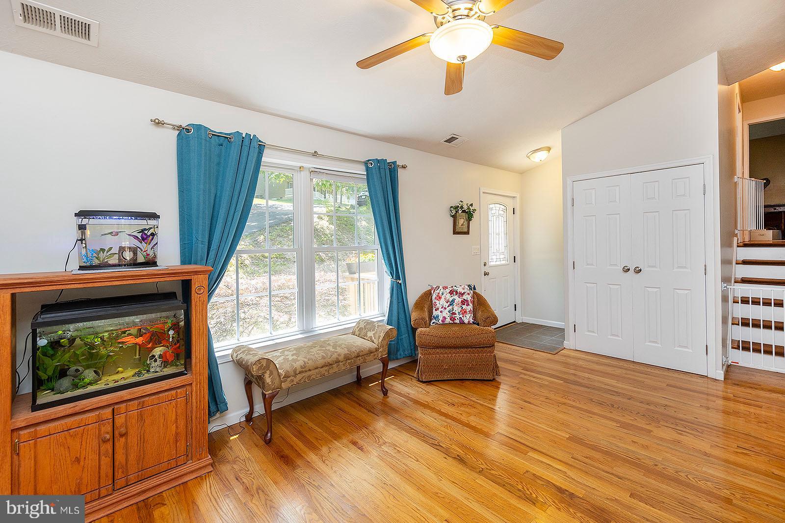 210 Greenbriar Circle Cross Junction, VA 22625 - Photo 5 of 45 Enter into spacious living room