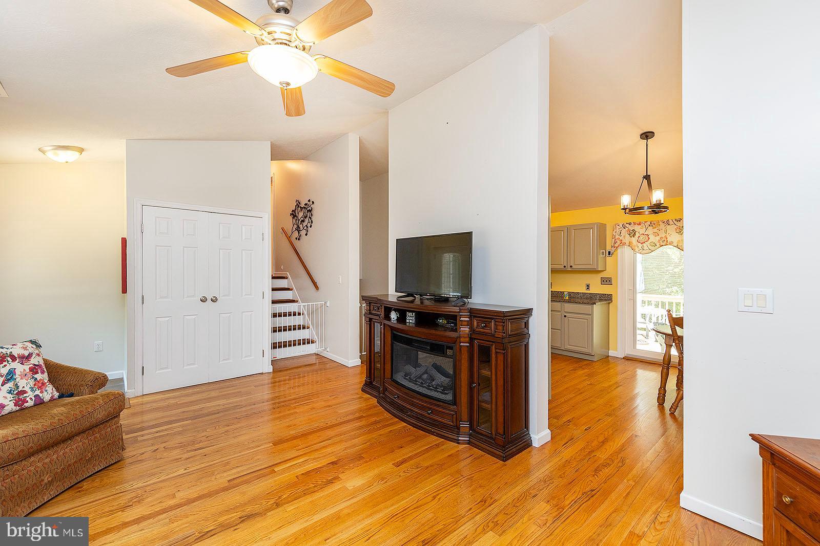 210 Greenbriar Circle Cross Junction, VA 22625 - Photo 8 of 45