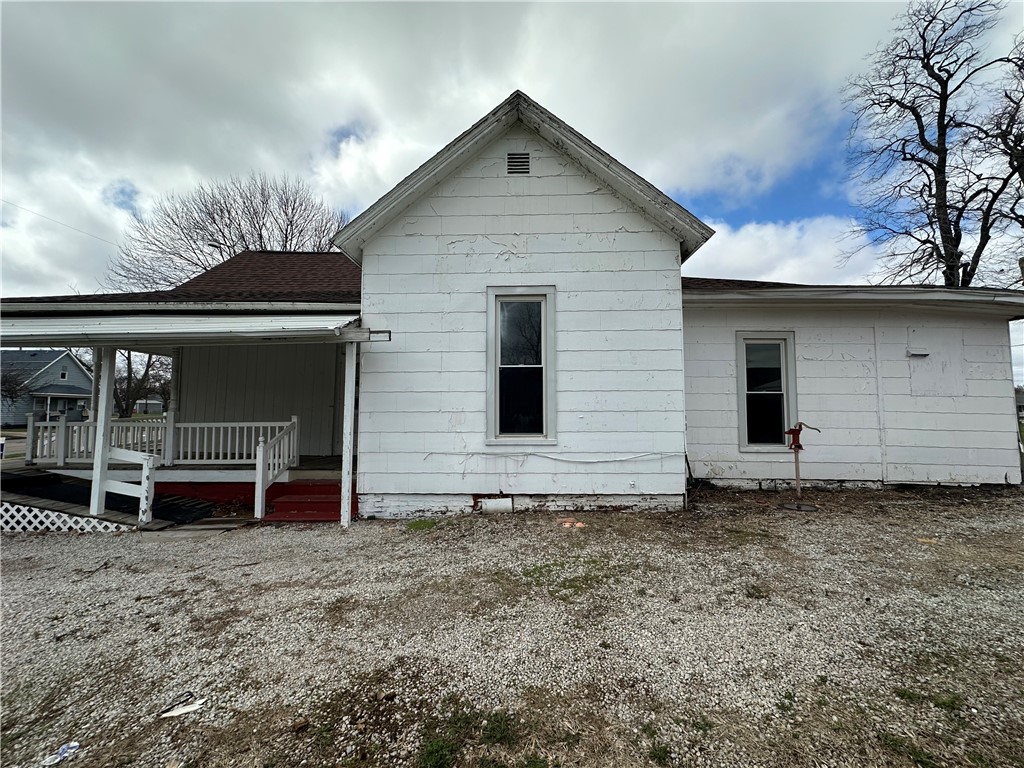 2512 Dewitt Avenue Mattoon, IL 61938 - Photo 8 of 10 East side