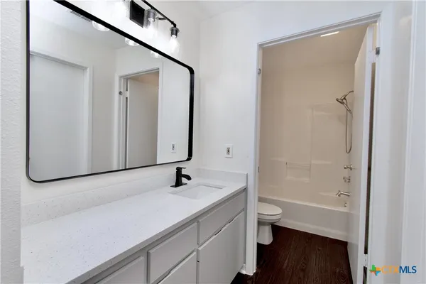 $2,100 | 1405 Oak Park Lane, Salado, TX 76571