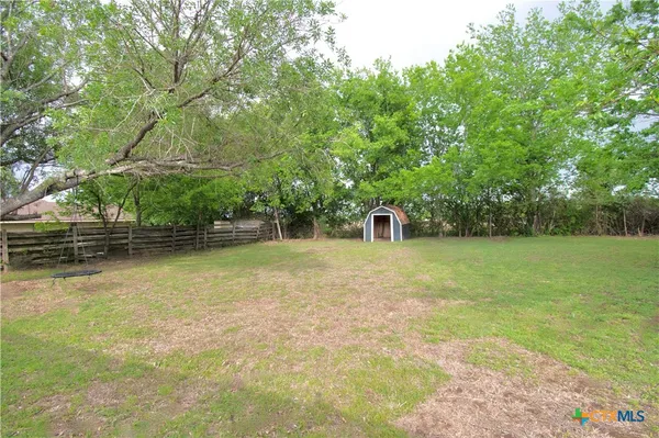 $2,100 | 1405 Oak Park Lane, Salado, TX 76571