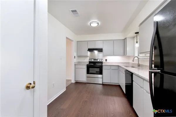 $2,100 | 1405 Oak Park Lane, Salado, TX 76571