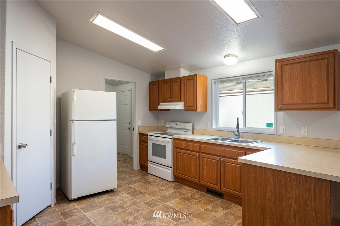 6167 Shamrock Road Maple Falls, WA 98266 - Photo 11 of 33 Gallery Image 11