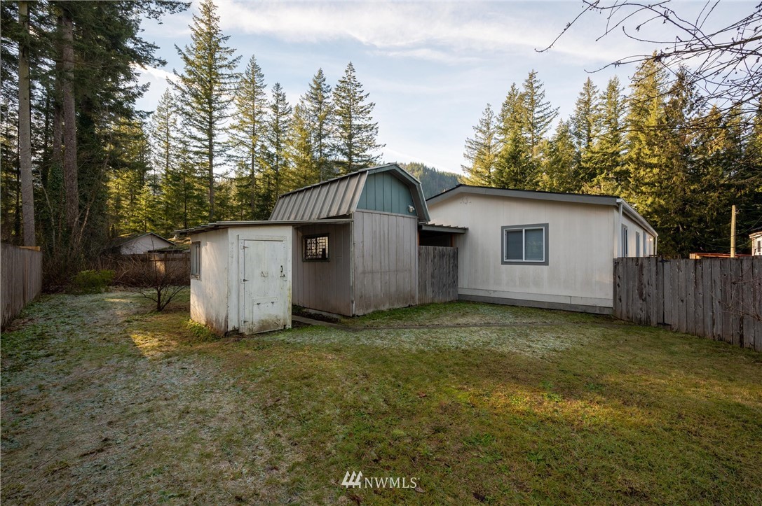 6167 Shamrock Road Maple Falls, WA 98266 - Photo 29 of 33 Gallery Image 29