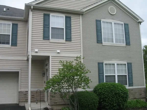 $260,000 | 641 Bridle Court, Unit 641, Lakemoor, IL 60051