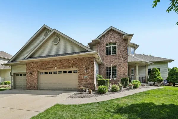 $669,900 | 610 Pleasant Valley Parkway, Waunakee, WI 53597