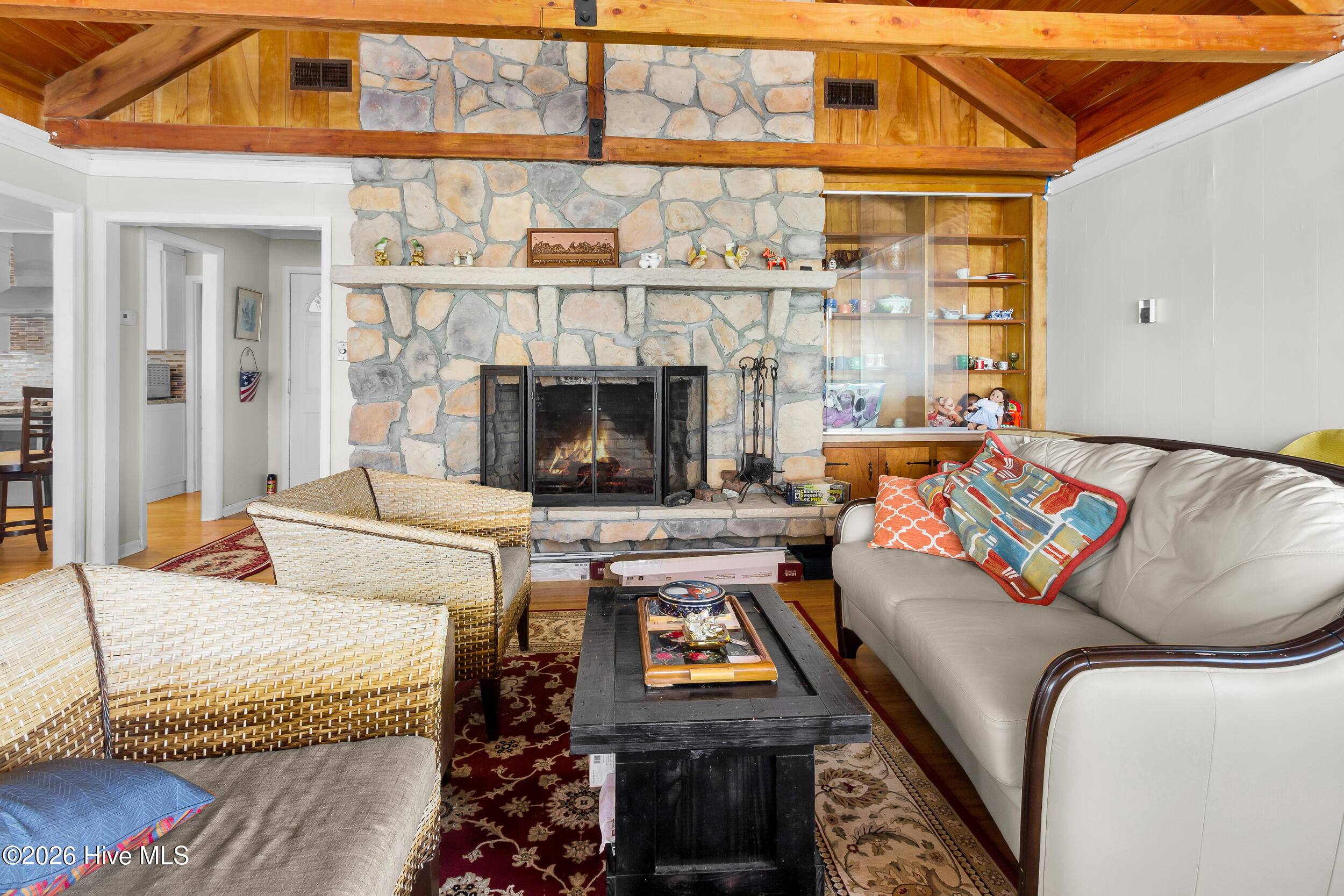 1117 Whealton Point Road Aurora, NC 27806 - Photo 4 of 33 Living Room