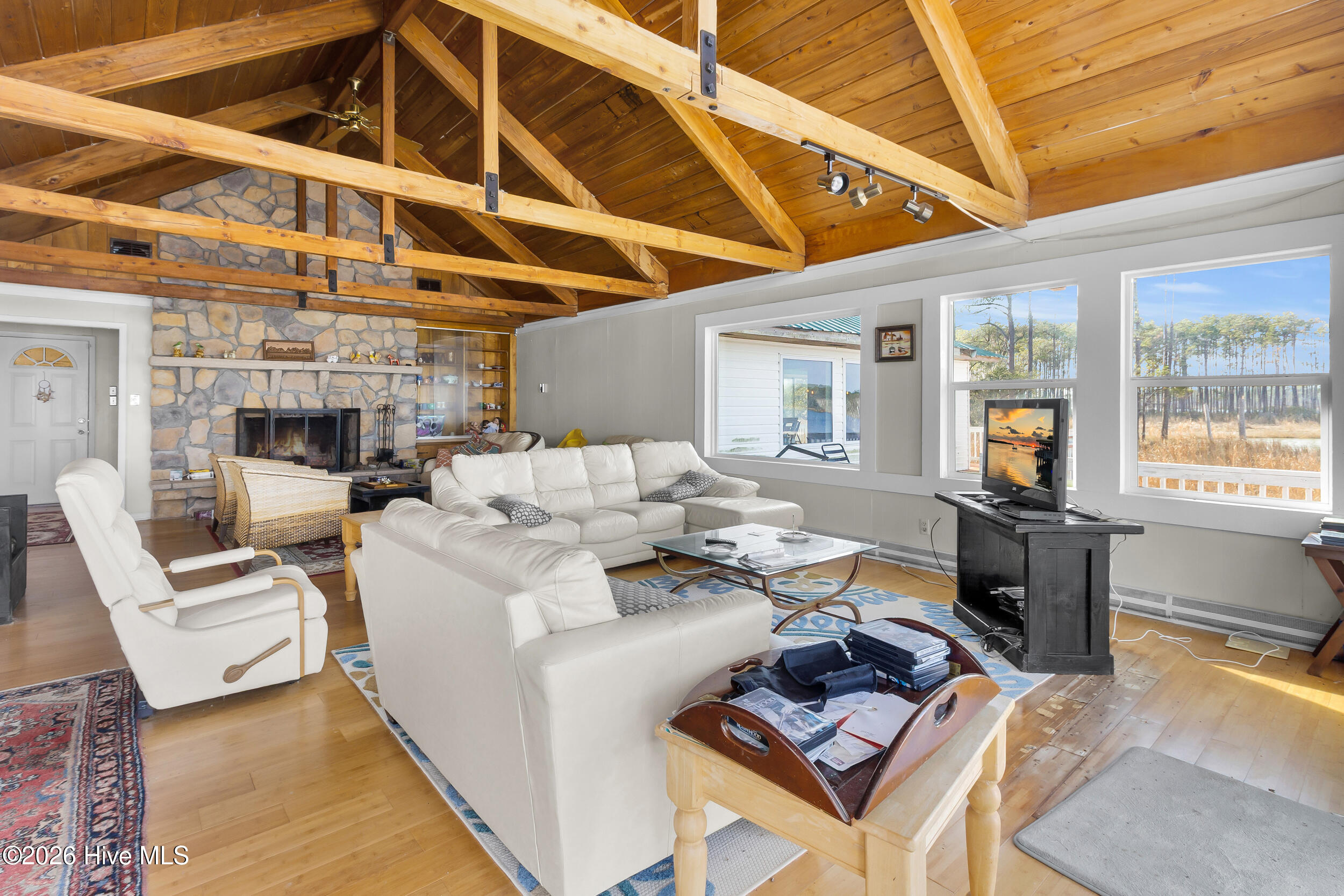 1117 Whealton Point Road Aurora, NC 27806 - Photo 6 of 33 Living Room /Sunroom