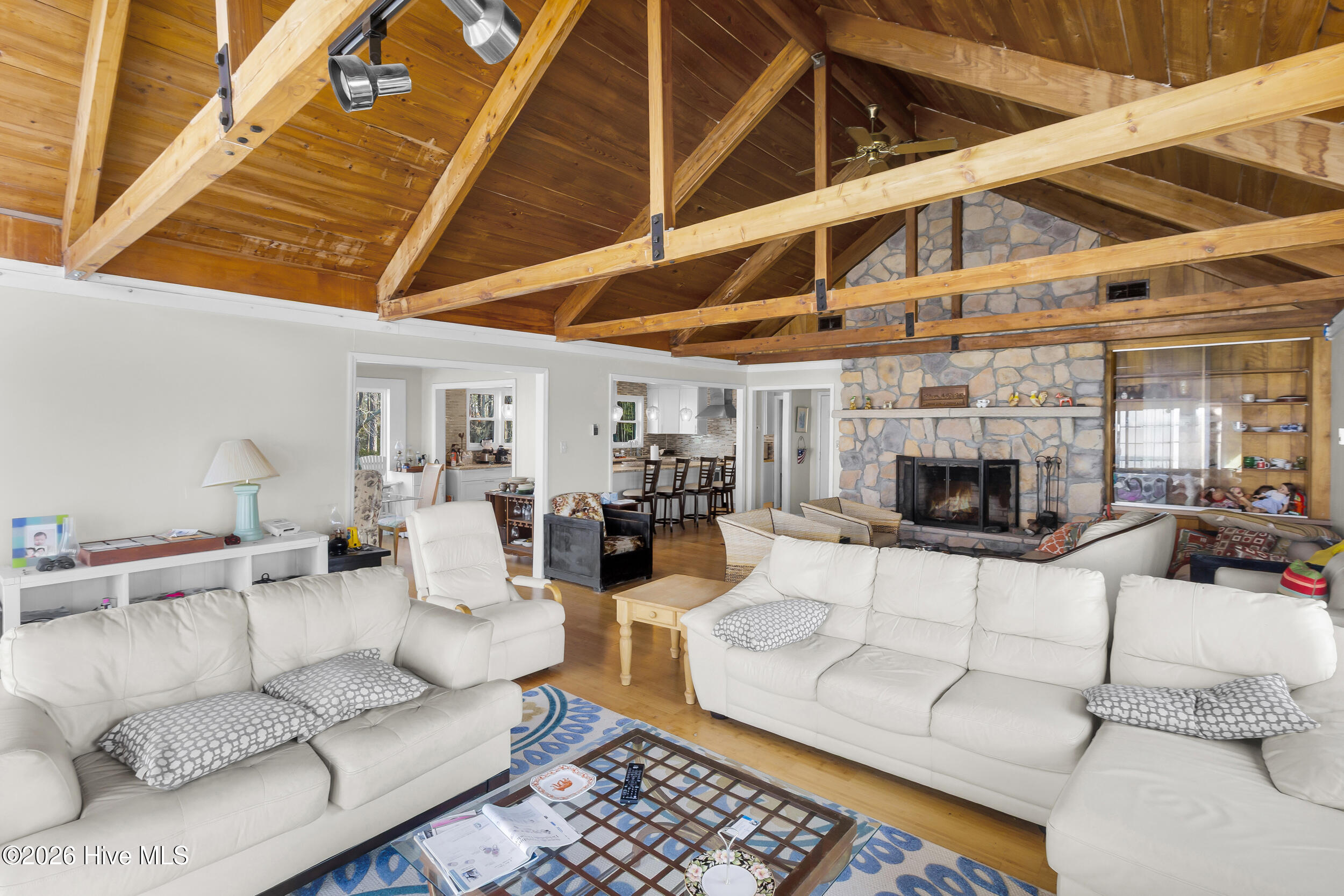 1117 Whealton Point Road Aurora, NC 27806 - Photo 8 of 33 Living Room /Sunroom