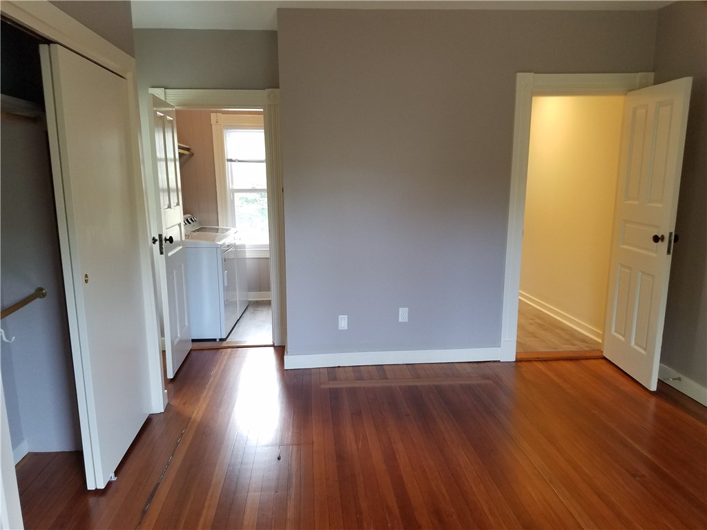 49 Merton Road, Unit 2 Newport, RI 02840 - Photo 20 of 42 Master with Laundry