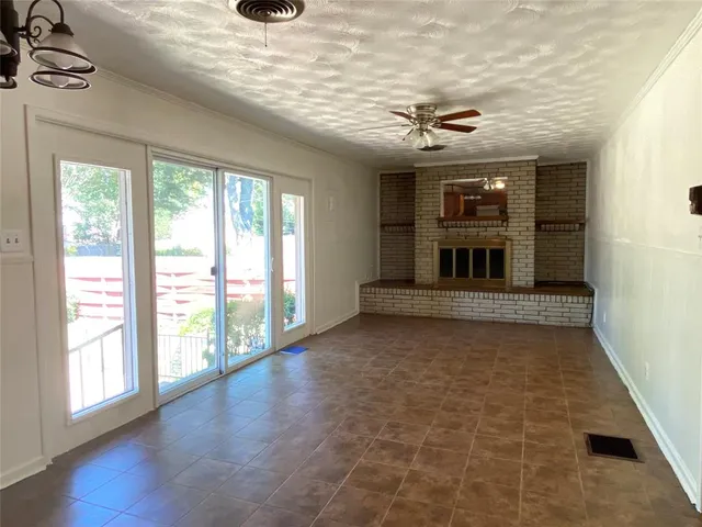 $1,900 | 4117 Big Bend Trail, Lake Worth, TX 76135