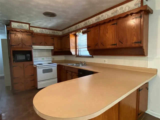 $1,900 | 4117 Big Bend Trail, Lake Worth, TX 76135