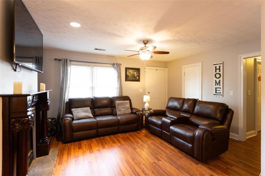 809 Parker Court Monroe, GA 30656 - Photo 3 of 50