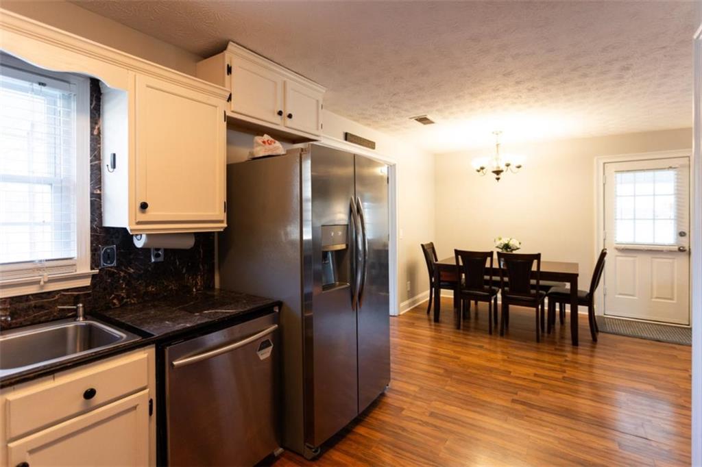 809 Parker Court Monroe, GA 30656 - Photo 7 of 50