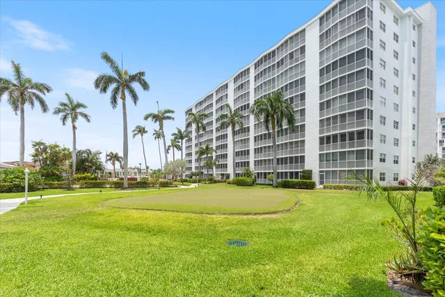 $2,500 | 3224 South Ocean Boulevard, Unit 211B, Highland Beach, FL 33487