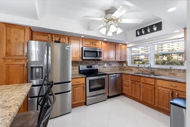 $2,500 | 3224 South Ocean Boulevard, Unit 211B, Highland Beach, FL 33487