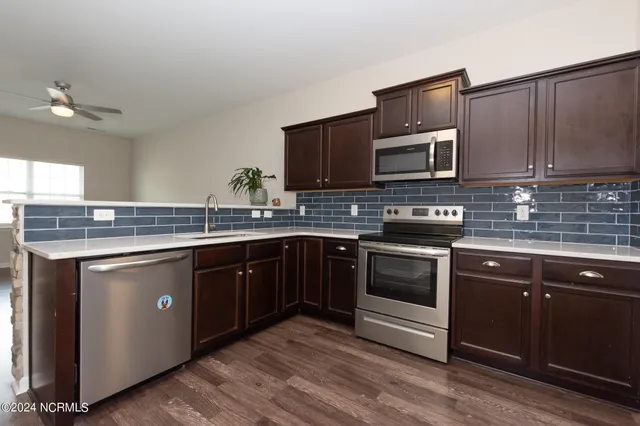 $1,500 | 530 Oyster Rock Lane, Sneads Ferry, NC 28460