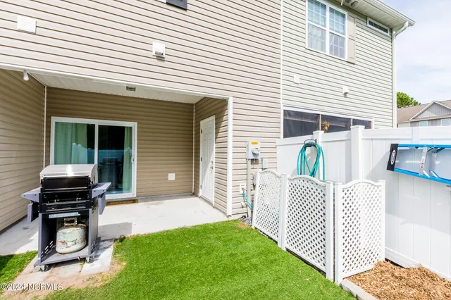 $1,500 | 530 Oyster Rock Lane, Sneads Ferry, NC 28460