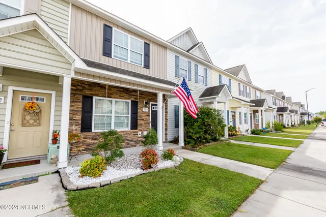 $1,500 | 530 Oyster Rock Lane, Sneads Ferry, NC 28460