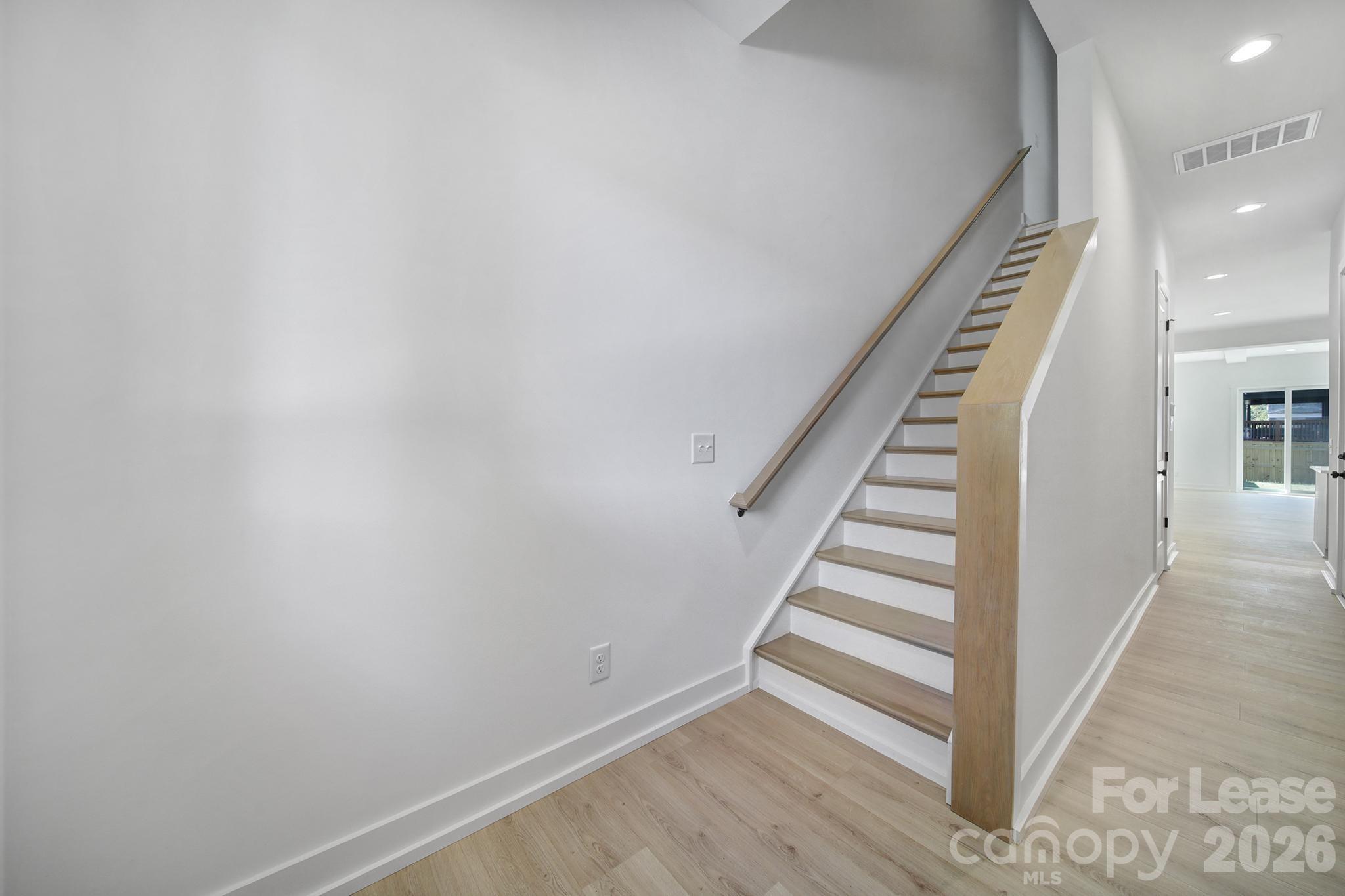 511 Bowman Road Charlotte, NC 28217 - Photo 4 of 27