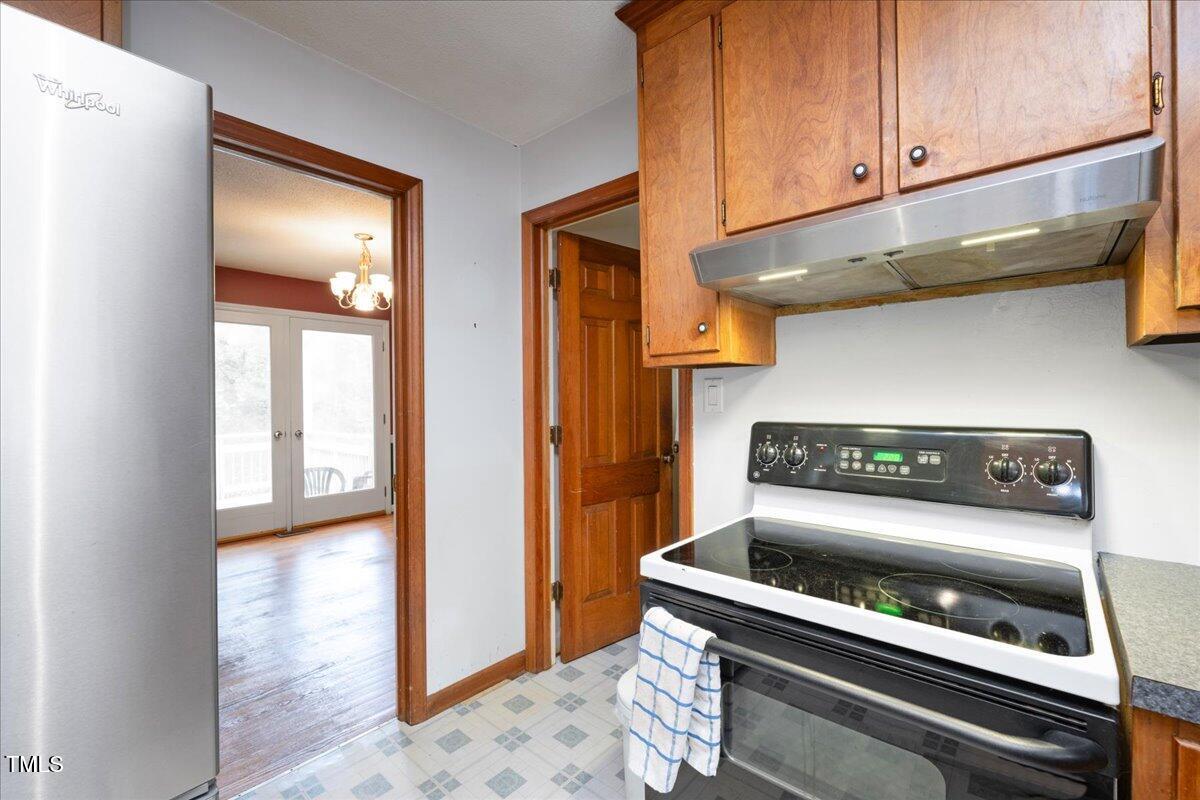 6508 Arnold Road Raleigh, NC 27607 - Photo 12 of 28 12-- 12