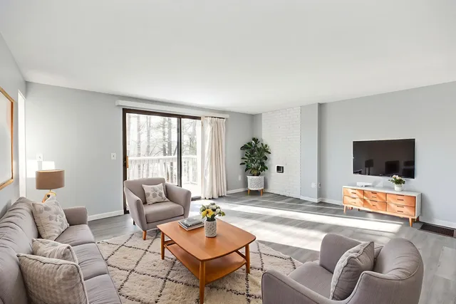 $279,500 | 1 Prospect Heights Road, Peterborough, NH 03458