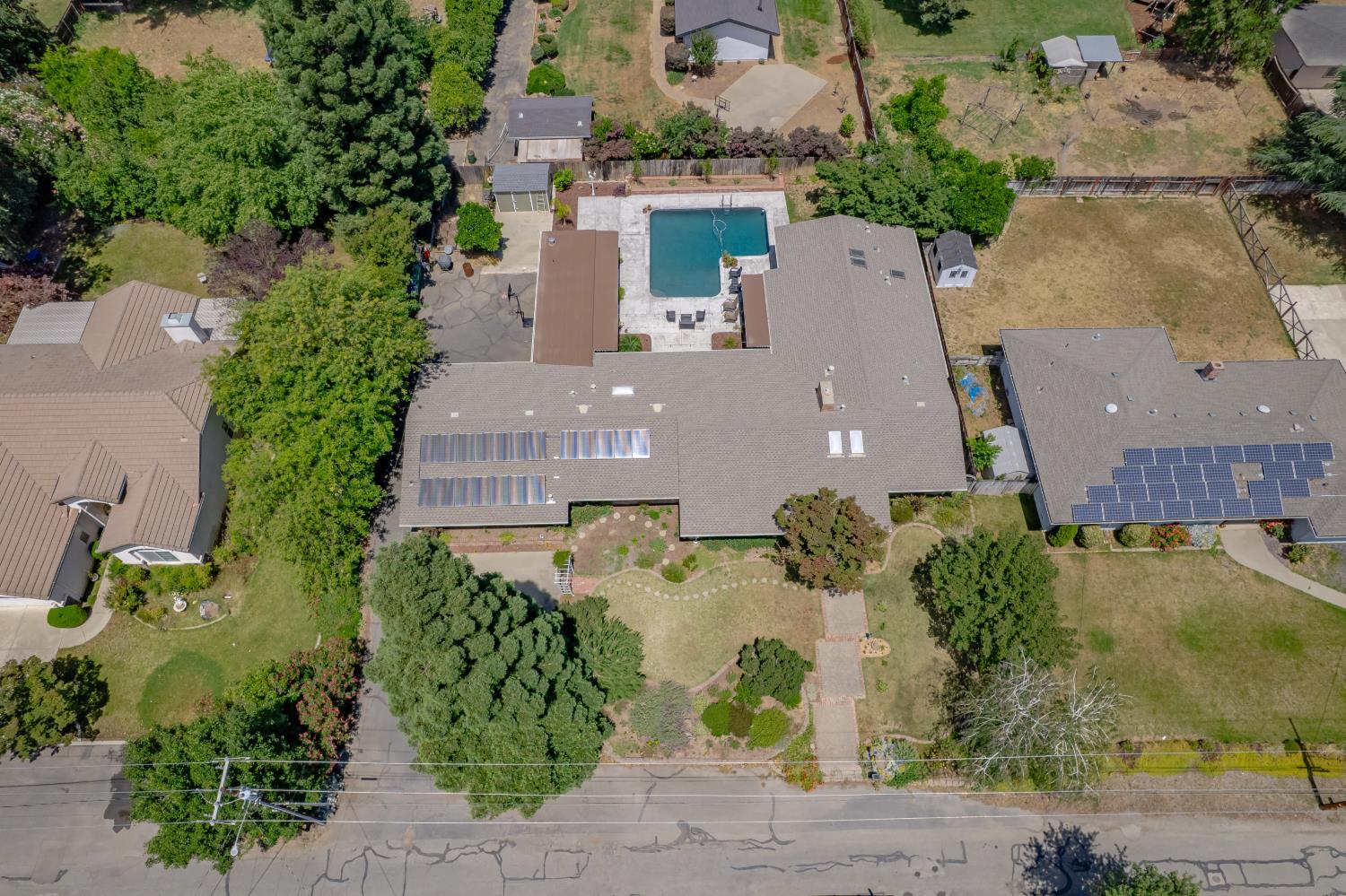 1880 Magnolia Street Gridley, CA 95948 - Photo 75 of 95 an aerial view of a house with a yard