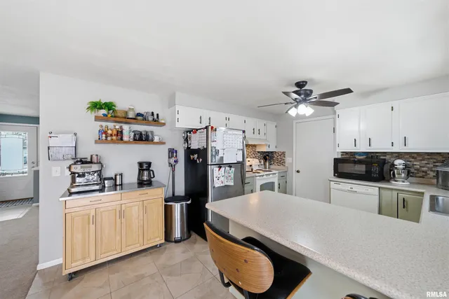 $239,900 | 604 Ivy Lane, Tremont, IL 61568