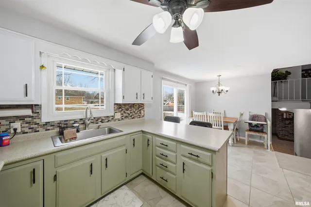 $239,900 | 604 Ivy Lane, Tremont, IL 61568