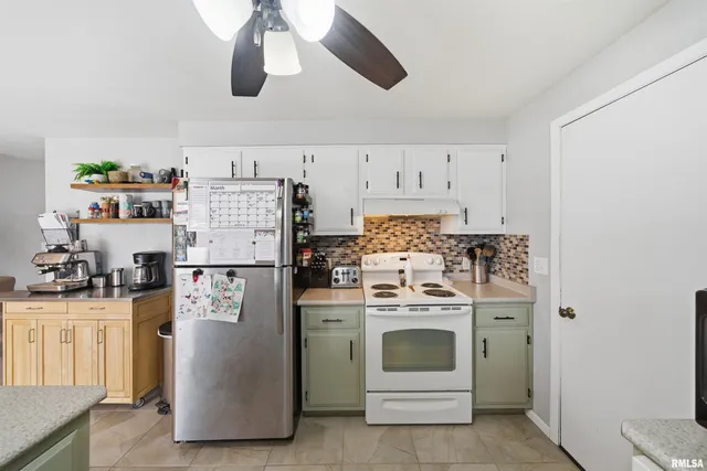 $239,900 | 604 Ivy Lane, Tremont, IL 61568