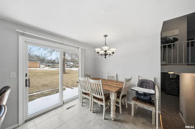 $239,900 | 604 Ivy Lane, Tremont, IL 61568