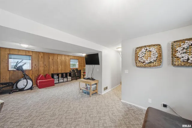 $239,900 | 604 Ivy Lane, Tremont, IL 61568