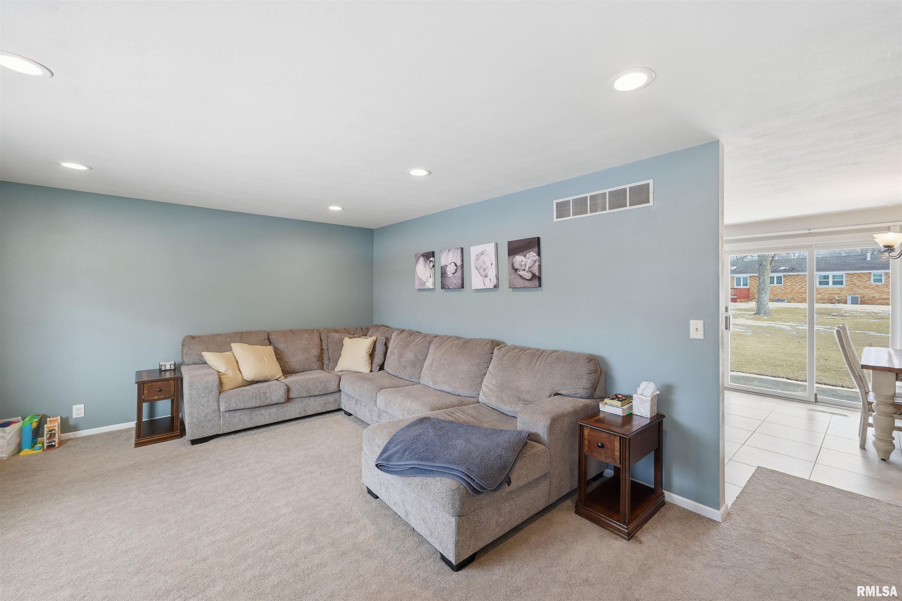 604 Ivy Lane Tremont, IL 61568 - Photo 4 of 37