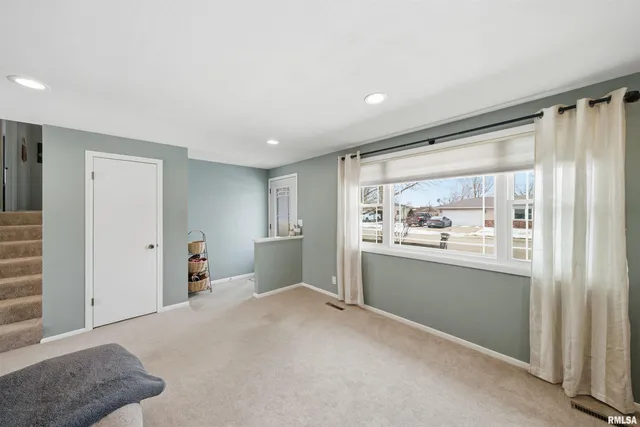 $239,900 | 604 Ivy Lane, Tremont, IL 61568