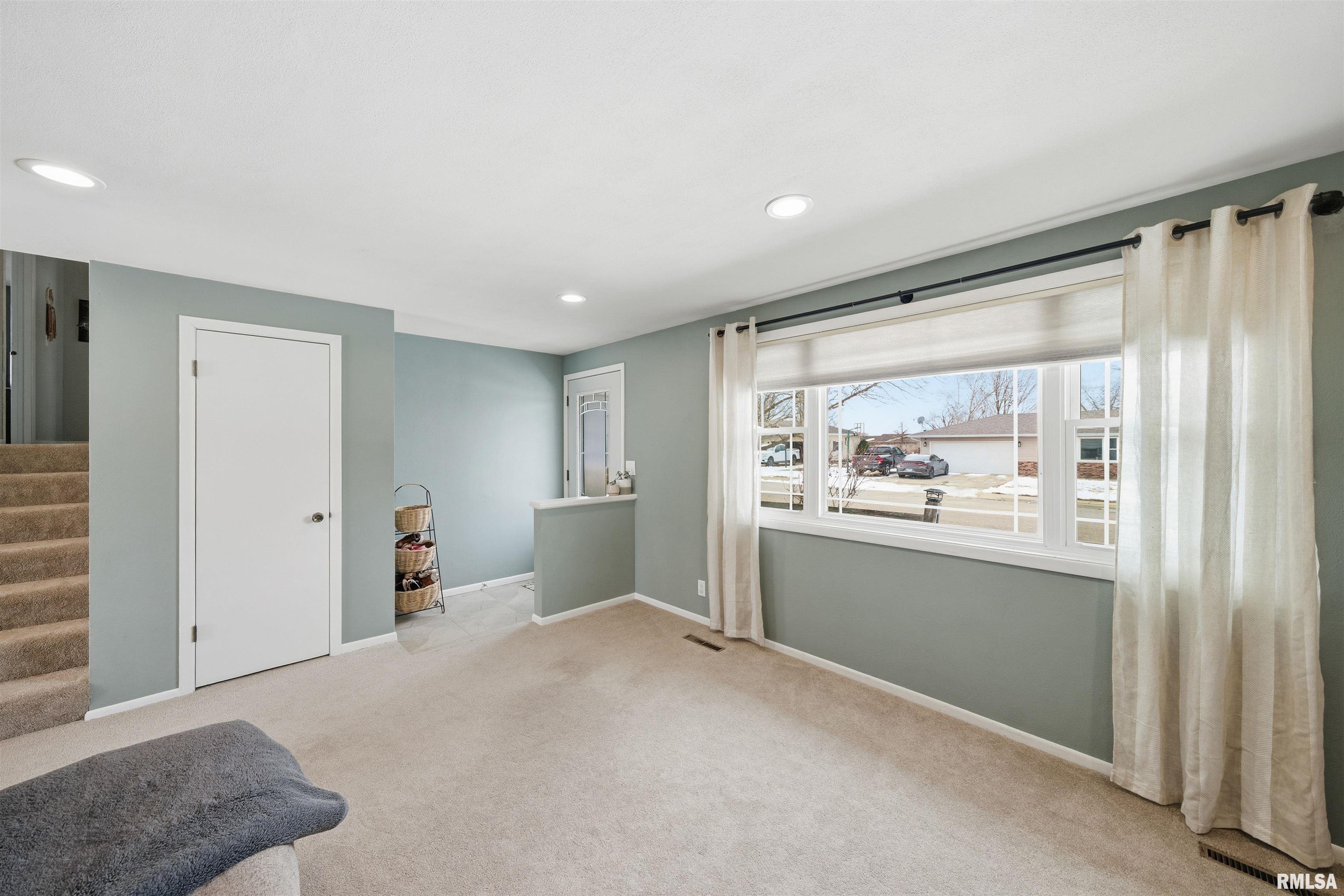 604 Ivy Lane Tremont, IL 61568 - Photo 6 of 37