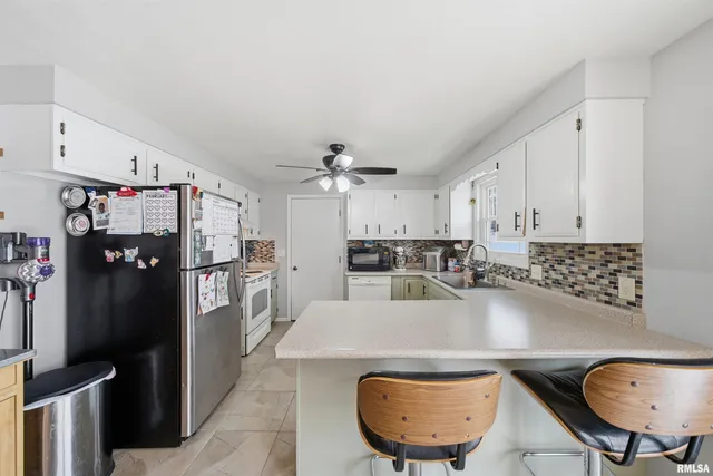 $239,900 | 604 Ivy Lane, Tremont, IL 61568