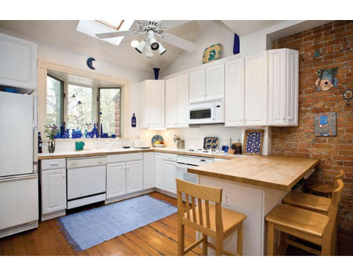 4 Summit Avenue Brookline, MA 02446 - Photo 5 of 6 Gallery Image 5