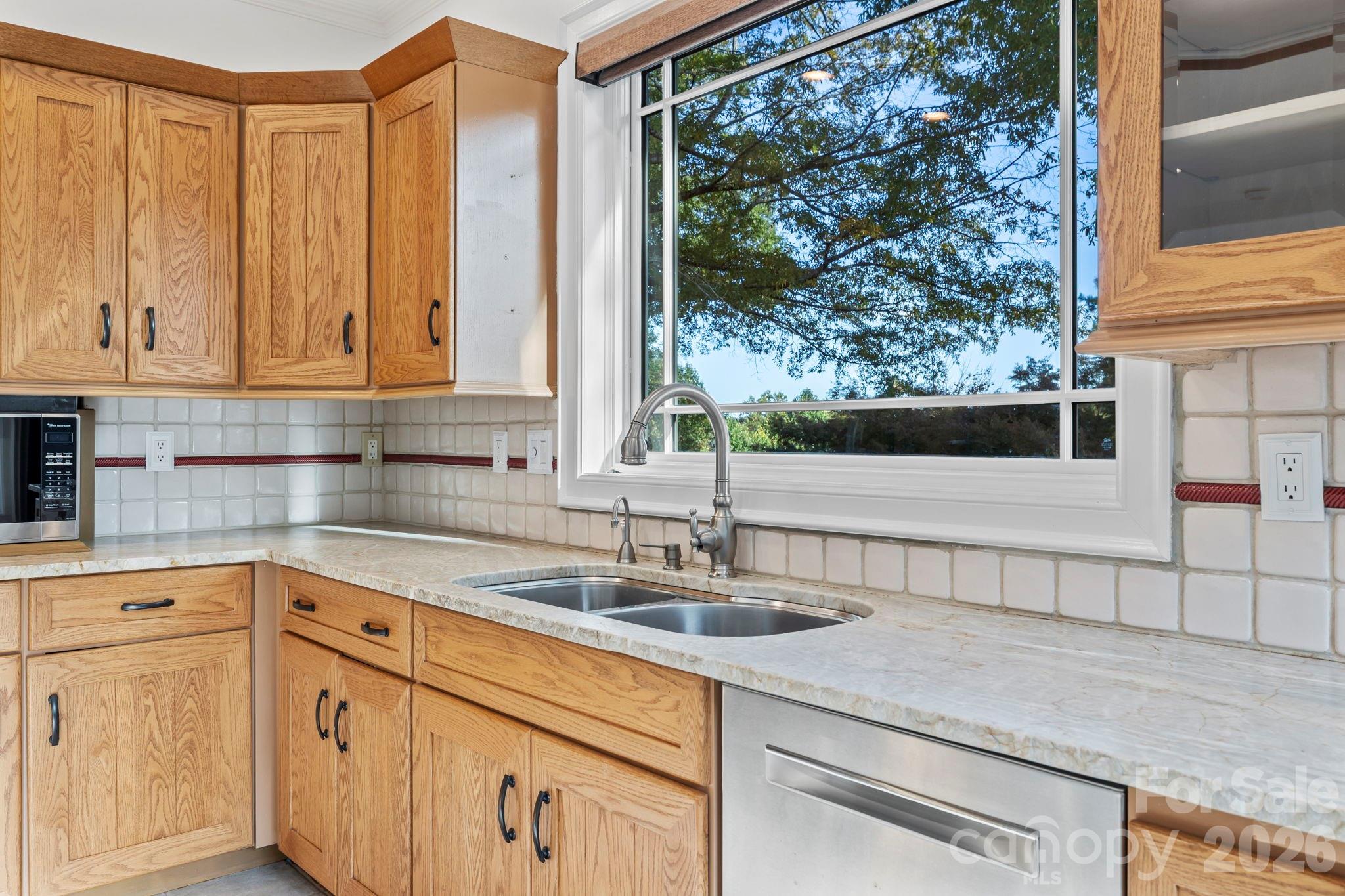 31 South Ridge Drive Hendersonville, NC 28739 - Photo 11 of 48