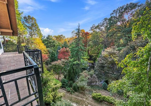 a view of a storage & utility room
