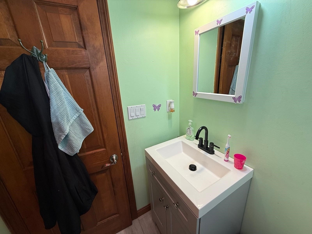 471 Butman Road Lowell, MA 01852 - Photo 12 of 29