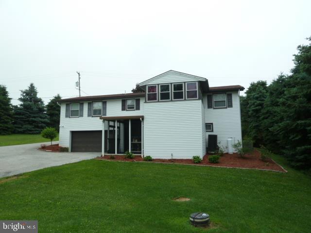 1095 Valley View Road York, PA 17406 - Photo 4 of 19 Gallery Image 4