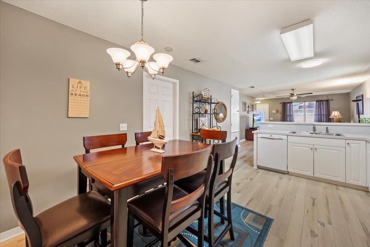 7666 Chablis Circle Navarre, FL 32566 - Photo 8 of 20