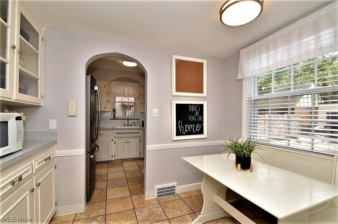 2409 Channing Road Cleveland, OH 44118 - Photo 10 of 28 Breakfast nook with extra storage.