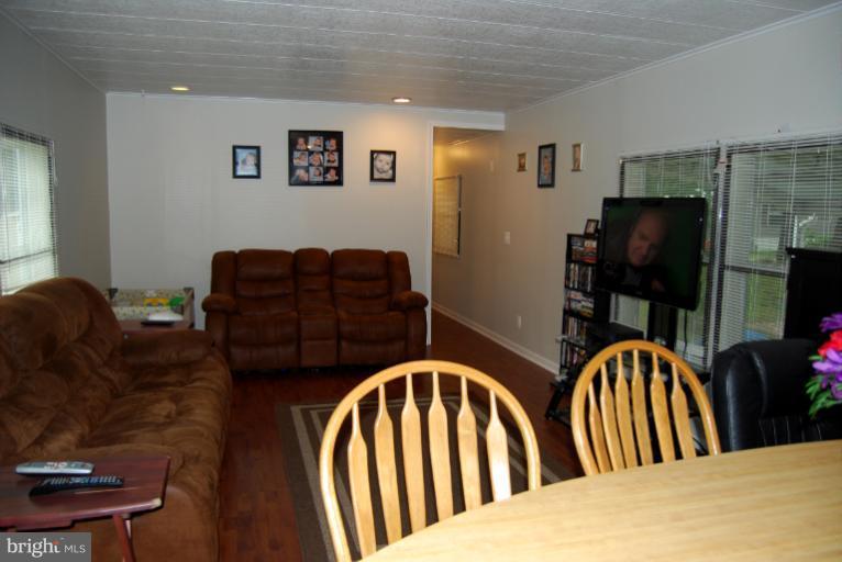 123 Covered Wagon Road Baltimore, MD 21220 - Photo 8 of 16 Family Room