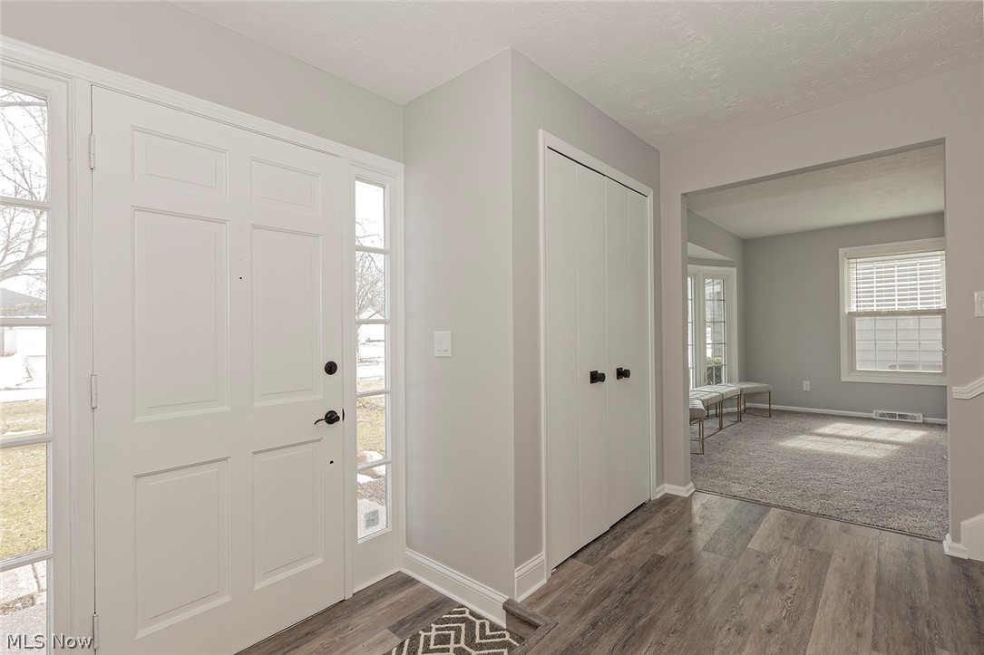 1896 Winchester Road Cleveland, OH 44124 - Photo 3 of 35