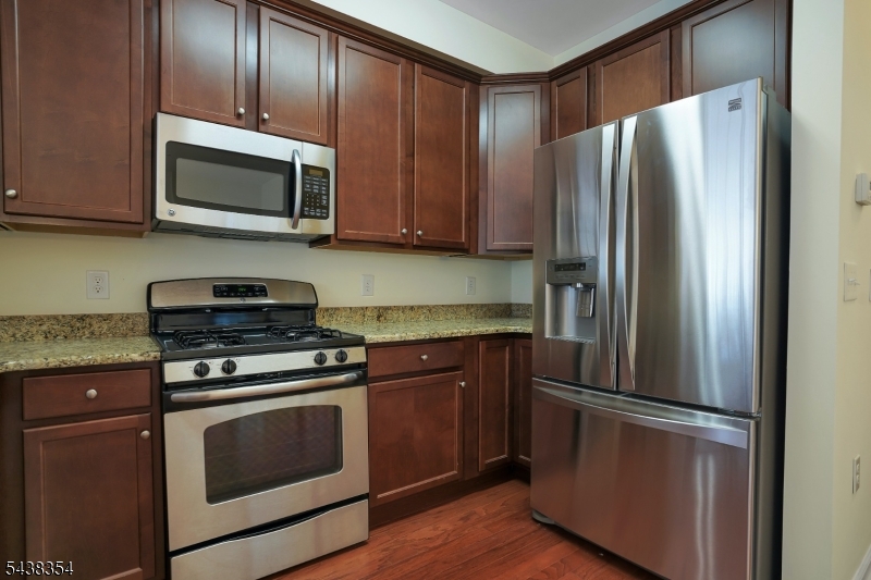 308 Rotando Way Morris Plains, NJ 07950 - Photo 15 of 28