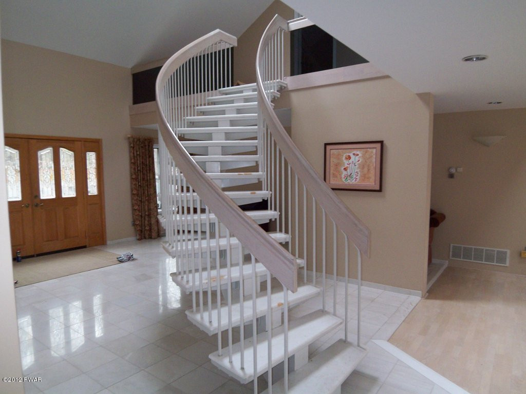 1023 Stone Crop Road Hawley, PA 18428 - Photo 4 of 44