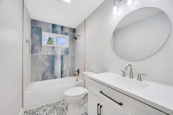 $700,000 | 339 Avenue B, Ronkonkoma, NY 11779