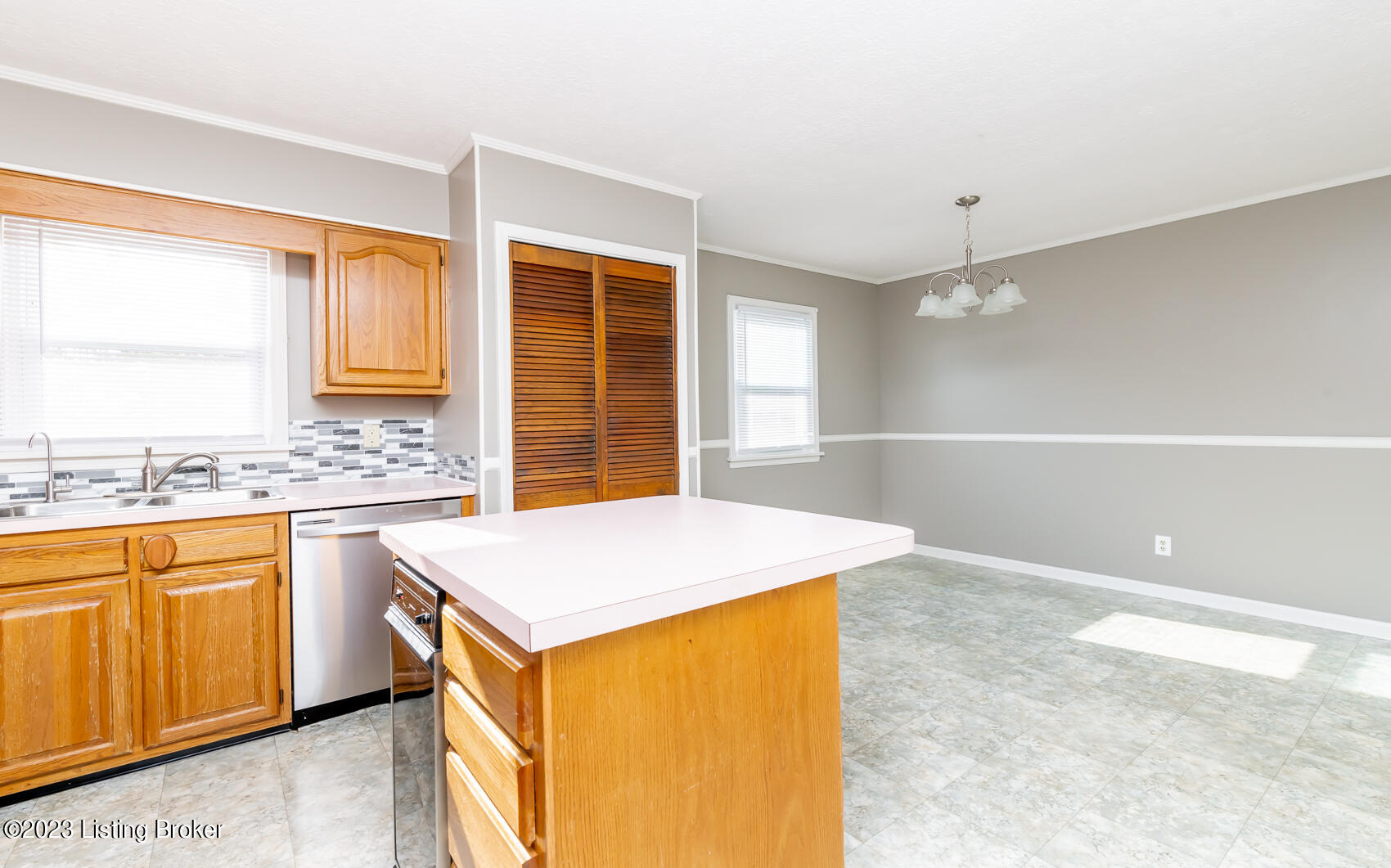 4501 Gaudet Road Louisville, KY 40299 - Photo 9 of 50 4501 Gaudet Rd (21)