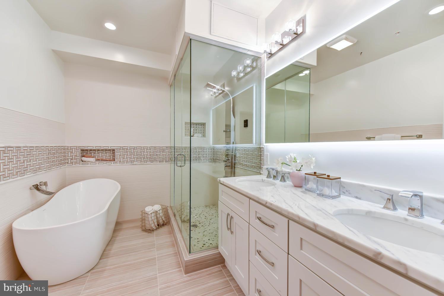1327 Spring Road Northwest, Unit 1 Washington, DC 20010 - Photo 15 of 22 Second owner's suite bathroom